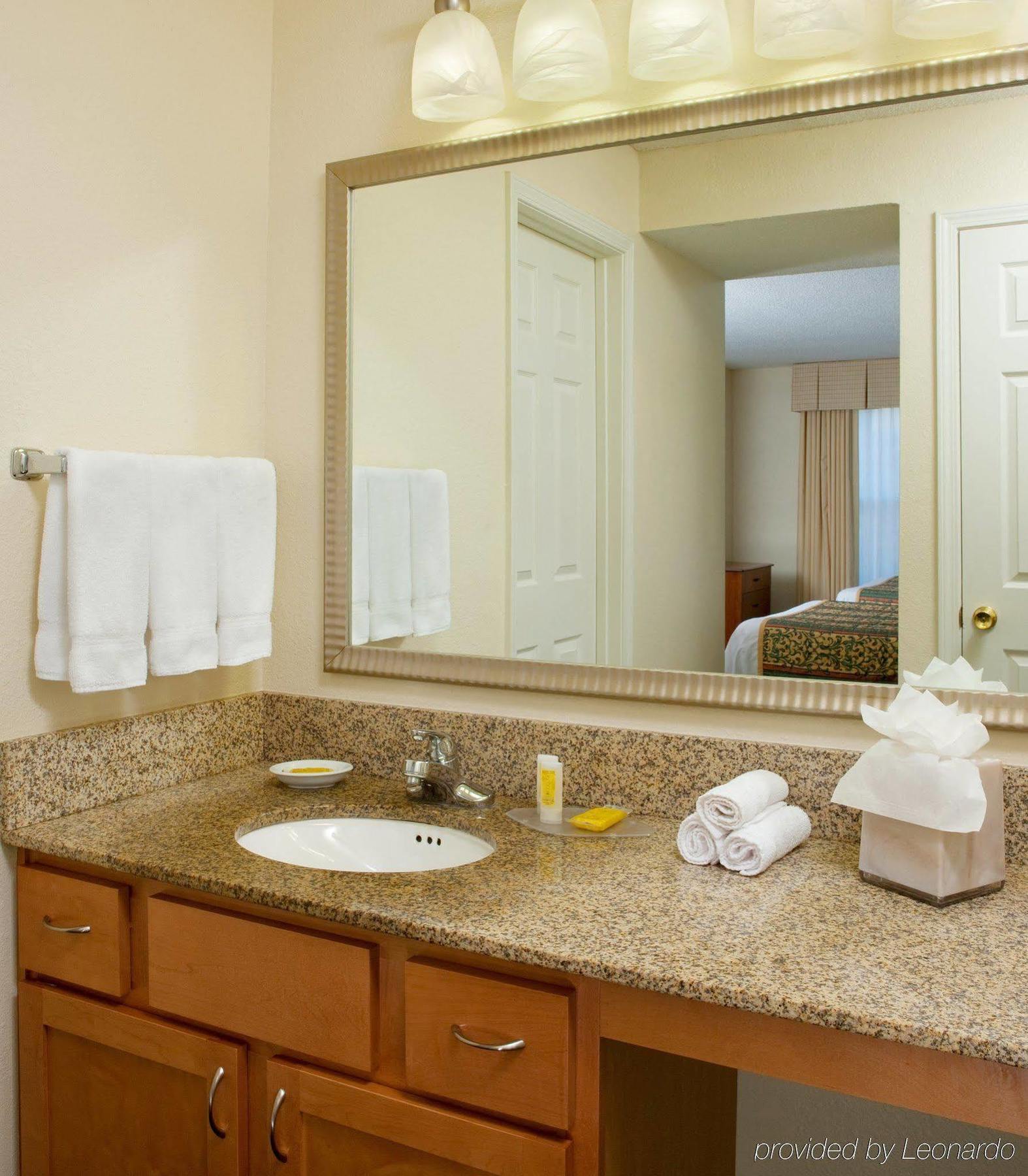 Residence Inn Kansas City Downtown/Union Hill מראה חיצוני תמונה