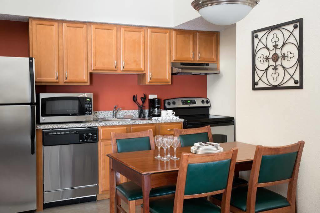 Residence Inn Kansas City Downtown/Union Hill מראה חיצוני תמונה