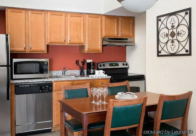 Residence Inn Kansas City Downtown/Union Hill מראה חיצוני תמונה